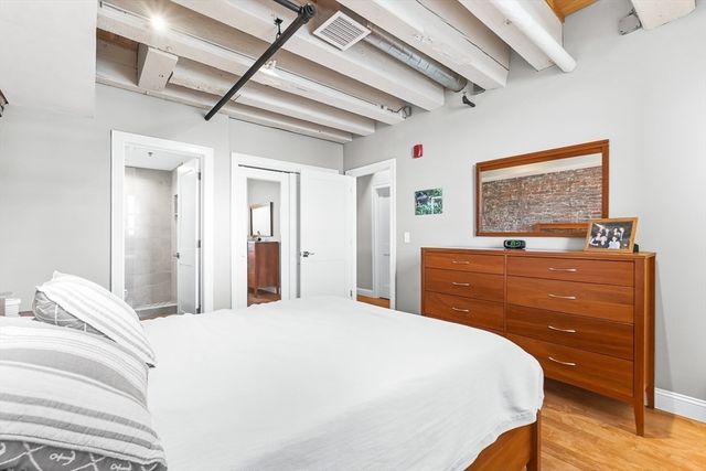 56 Commercial Wharf 56, Boston, MA 02110