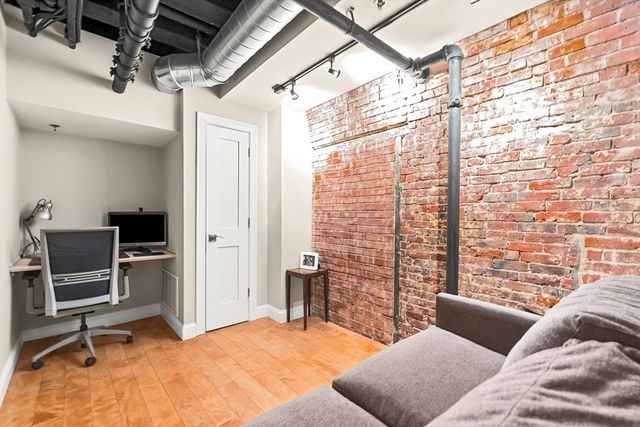 56 Commercial Wharf 56, Boston, MA 02110