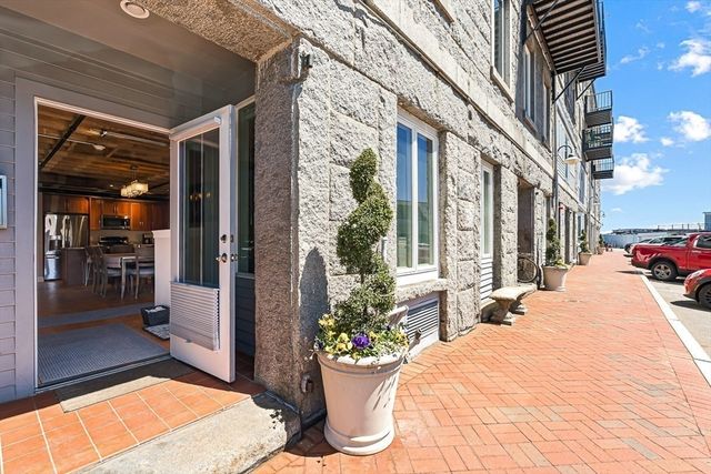 56 Commercial Wharf 56, Boston, MA 02110