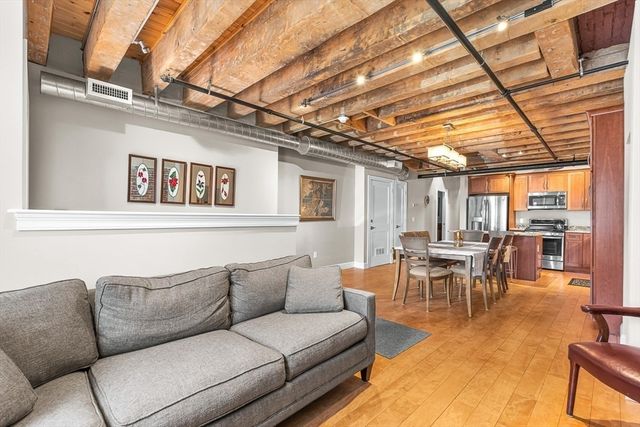 56 Commercial Wharf 56, Boston, MA 02110