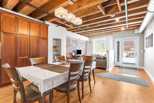 56 Commercial Wharf 56, Boston, MA 02110