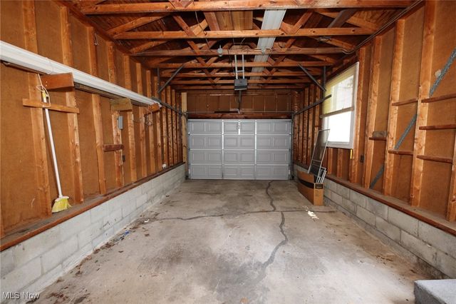 908 Phoenix Avenue, Chester, WV 26034