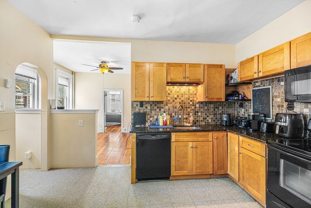 16 Leavitt St 2, Salem, MA 01970