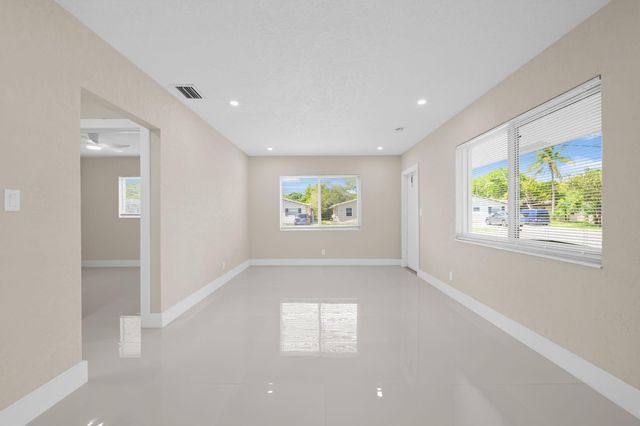 832 NE 12th Avenue, Pompano Beach, FL 33060