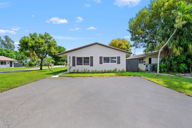 832 NE 12th Avenue, Pompano Beach, FL 33060