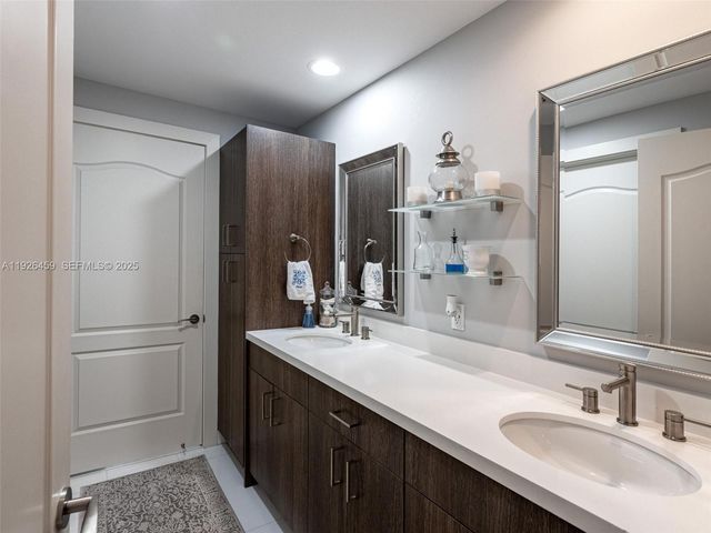 3415 N Ocean Drive 605, Hollywood, FL 33019