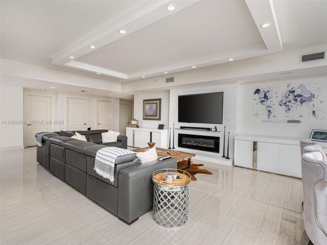 3415 N Ocean Drive 605, Hollywood, FL 33019