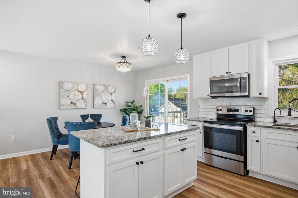 Image 11 of property listing at 2296 FOUR SEASONS DR, Gambrills, MD 21054