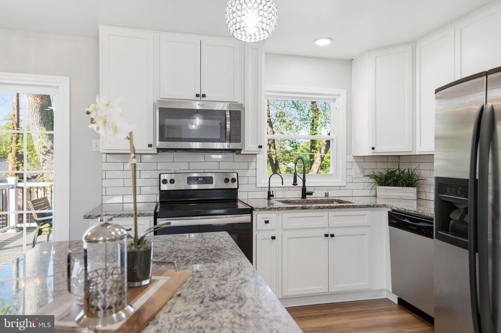 Image 13 of property listing at 2296 FOUR SEASONS DR, Gambrills, MD 21054