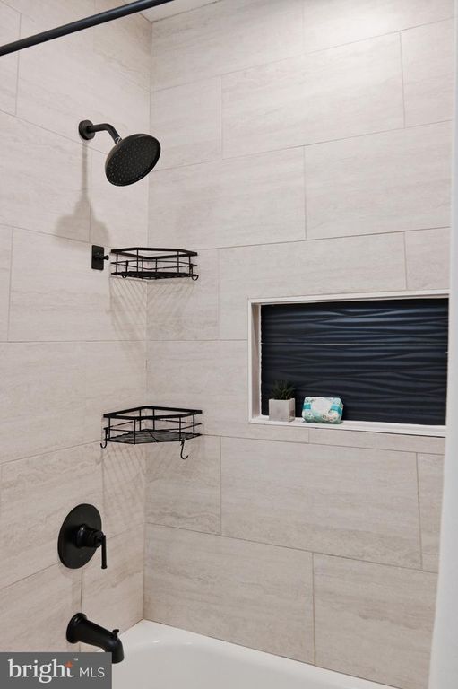 Image 24 of property listing at 2296 FOUR SEASONS DR, Gambrills, MD 21054