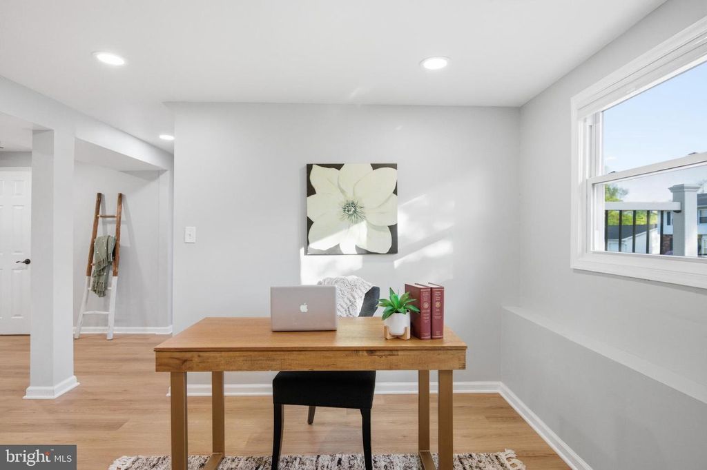 Image 33 of property listing at 2296 FOUR SEASONS DR, Gambrills, MD 21054