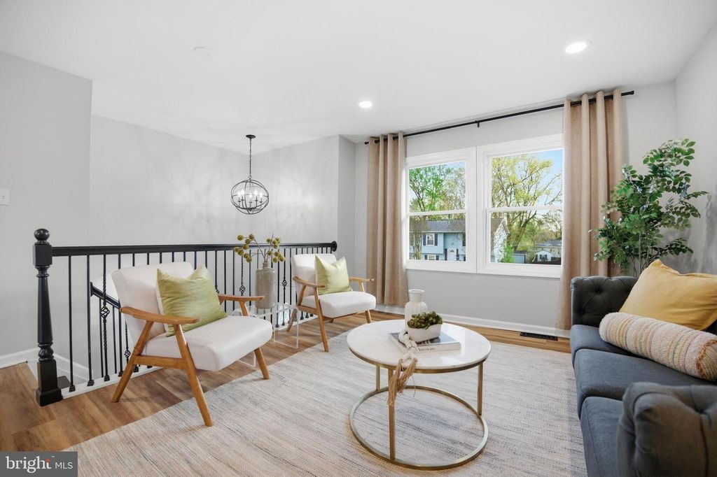 Image 5 of property listing at 2296 FOUR SEASONS DR, Gambrills, MD 21054