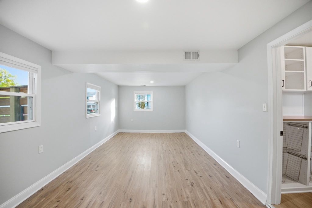 Image 42 of property listing at 2296 FOUR SEASONS DR, Gambrills, MD 21054