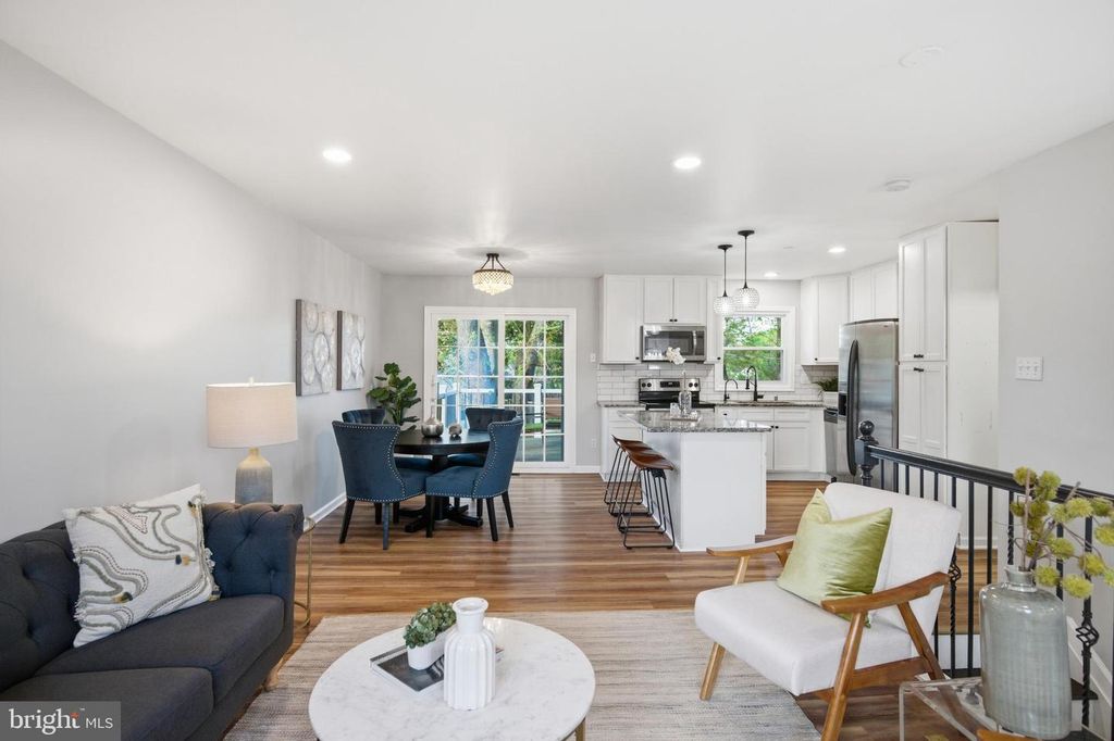 Image 7 of property listing at 2296 FOUR SEASONS DR, Gambrills, MD 21054