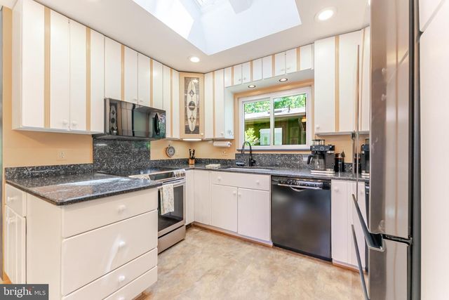4221 ELIZABETH LN, Annandale, VA 22003