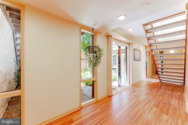 4221 ELIZABETH LN, Annandale, VA 22003