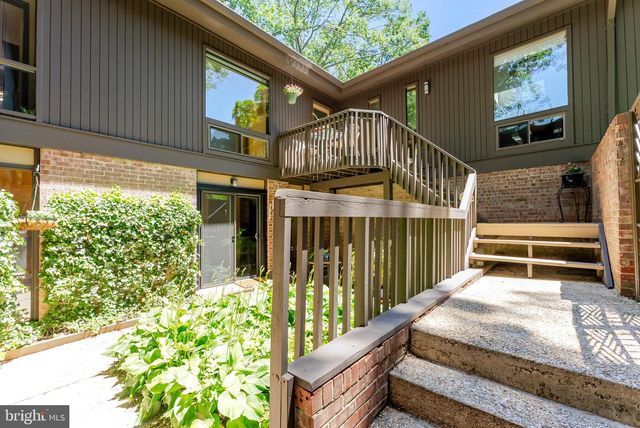 4221 ELIZABETH LN, Annandale, VA 22003
