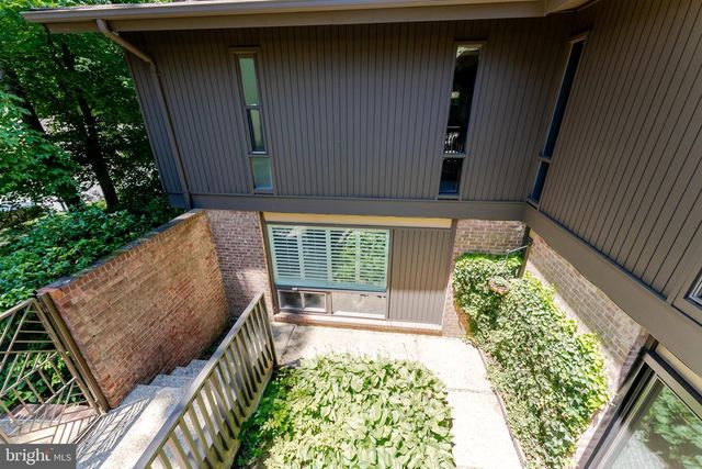 4221 ELIZABETH LN, Annandale, VA 22003