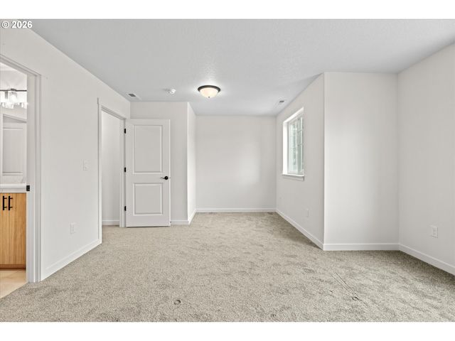16151 SERRES FARMS Way, Oregon City, OR 97045