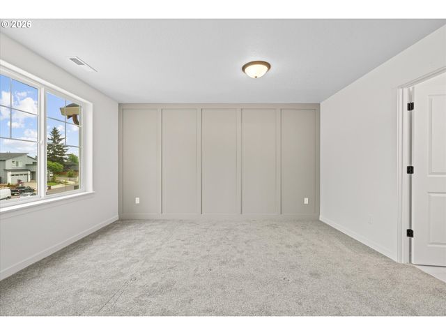 16151 SERRES FARMS Way, Oregon City, OR 97045