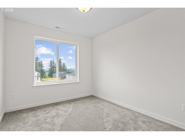 16151 SERRES FARMS Way, Oregon City, OR 97045