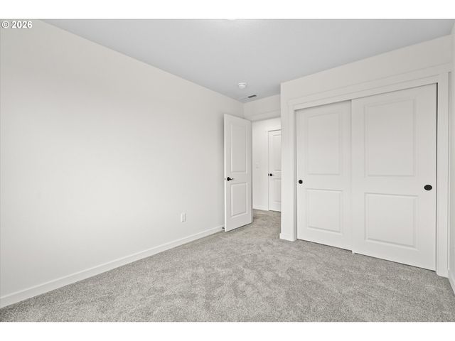 16151 SERRES FARMS Way, Oregon City, OR 97045