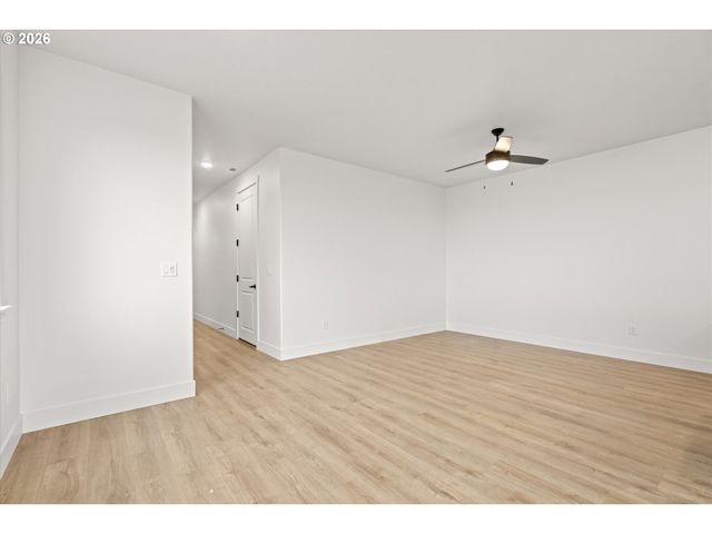 16151 SERRES FARMS Way, Oregon City, OR 97045