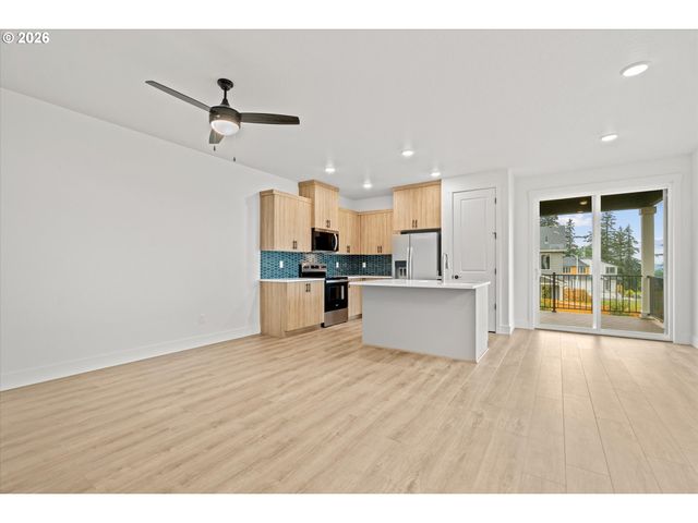 16151 SERRES FARMS Way, Oregon City, OR 97045