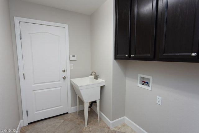 6012 Chessington Avenue, Las Vegas, NV 89131