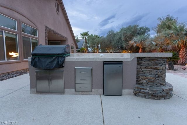 6012 Chessington Avenue, Las Vegas, NV 89131