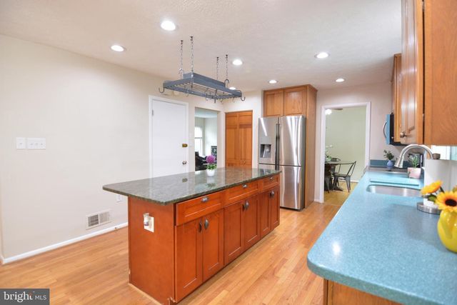 16408 APACHE LN, Gaithersburg, MD 20878