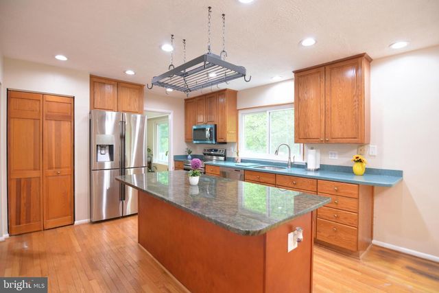 16408 APACHE LN, Gaithersburg, MD 20878