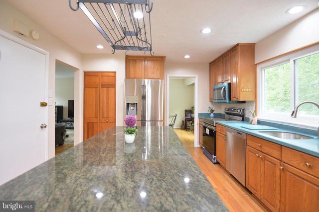 16408 APACHE LN, Gaithersburg, MD 20878