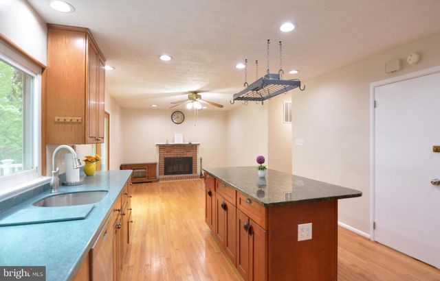 16408 APACHE LN, Gaithersburg, MD 20878