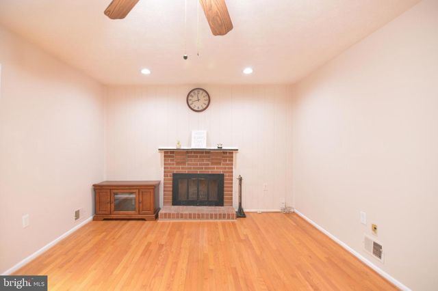 16408 APACHE LN, Gaithersburg, MD 20878