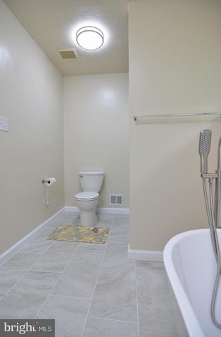 16408 APACHE LN, Gaithersburg, MD 20878