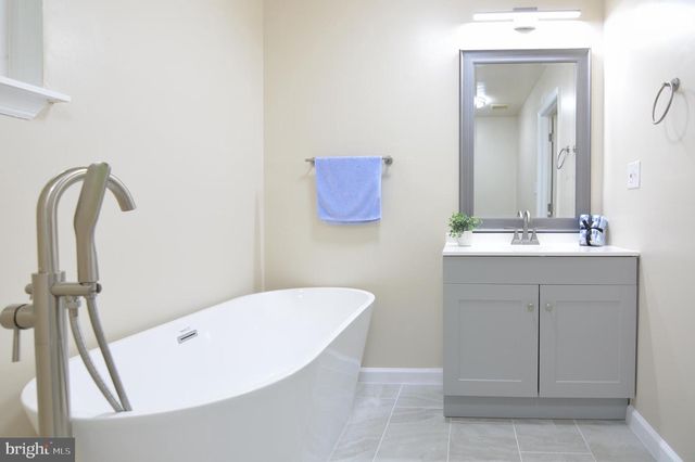 16408 APACHE LN, Gaithersburg, MD 20878