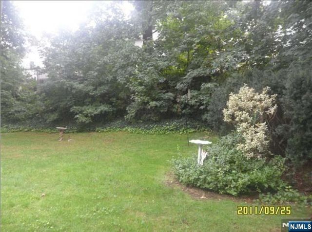 294 Buttonwood Drive, Paramus, NJ 07652