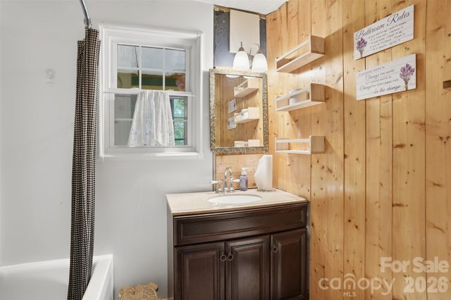 1815 Hemlock Avenue, Gastonia, NC 28054