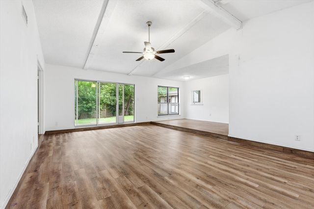 3914 Willowood Lane, Grand Prairie, TX 75052