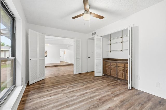 3914 Willowood Lane, Grand Prairie, TX 75052