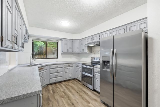 3914 Willowood Lane, Grand Prairie, TX 75052
