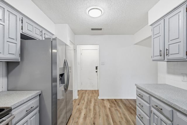 3914 Willowood Lane, Grand Prairie, TX 75052