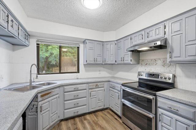 3914 Willowood Lane, Grand Prairie, TX 75052