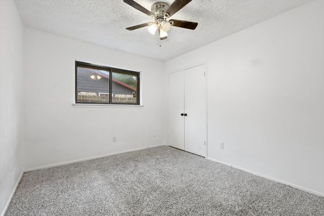 3914 Willowood Lane, Grand Prairie, TX 75052