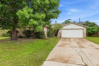 3914 Willowood Lane, Grand Prairie, TX 75052
