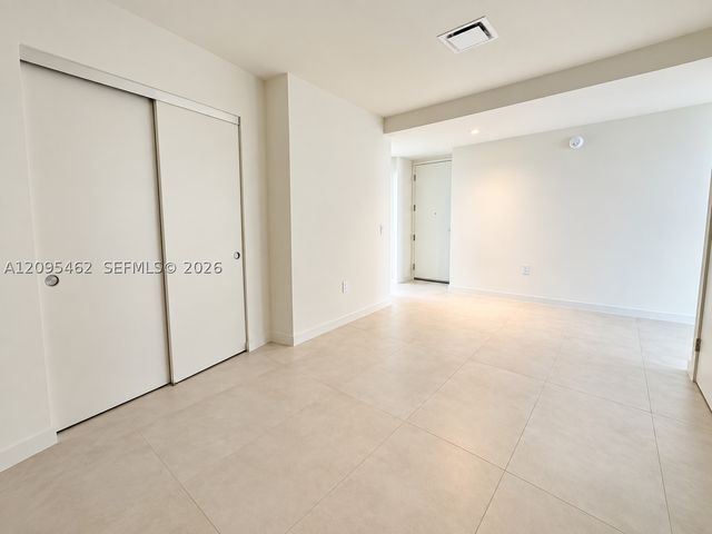 1400 Biscayne 4703, Miami, FL 33132
