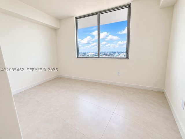 1400 Biscayne 4703, Miami, FL 33132