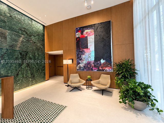 1400 Biscayne 4703, Miami, FL 33132