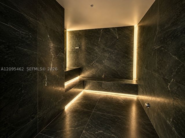 1400 Biscayne 4703, Miami, FL 33132